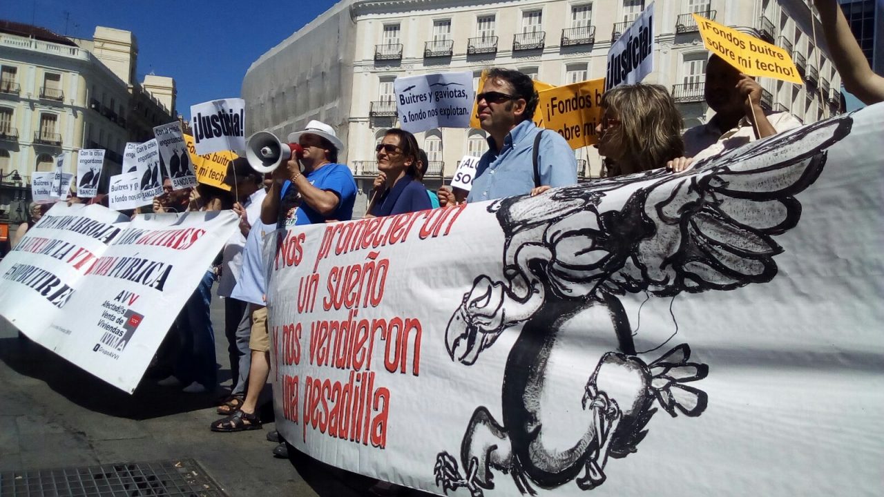 Concentración para pedir la Comunidad de Madrid que no recurra el auto del TSJM que declara nula la venta de viviendas del IVIMA
