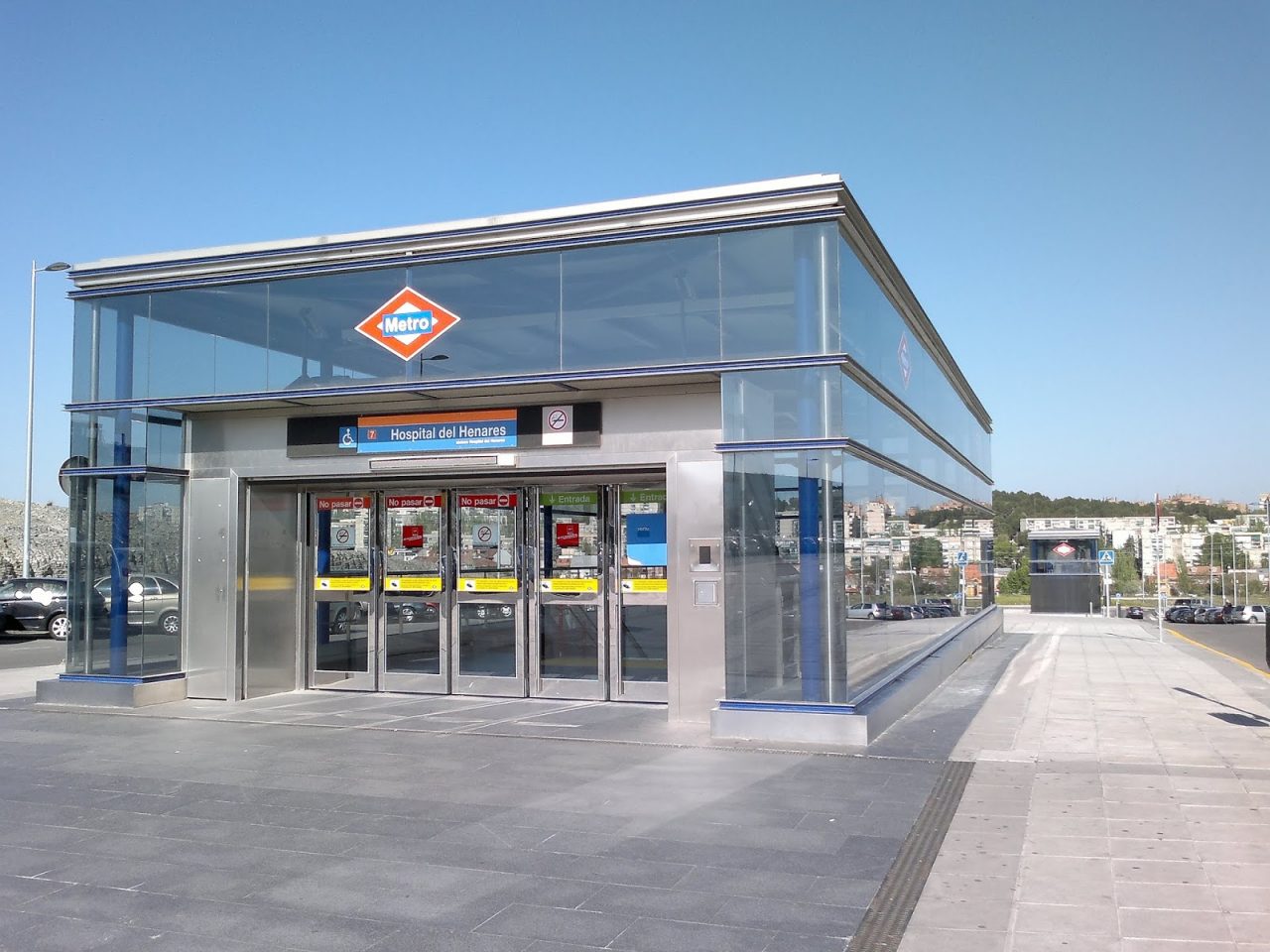 Un nuevo desprendimiento de tierra en la Línea 7B de Metro deja inservible uno de los ascensores de la estación Hospital del Henares