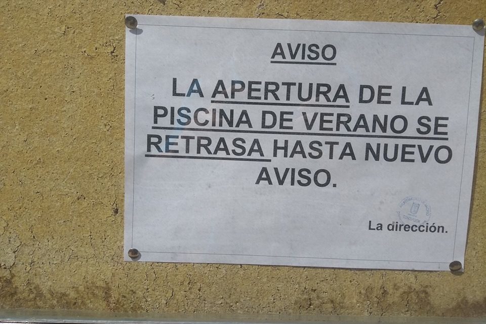 Los 212.000 habitantes de Ciudad Lineal inician la temporada estival sin su piscina al aire libre