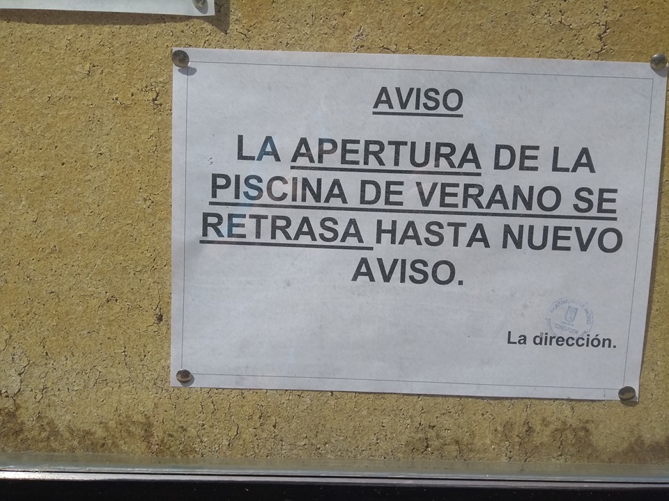 Los 212.000 habitantes de Ciudad Lineal inician la temporada estival sin su piscina al aire libre
