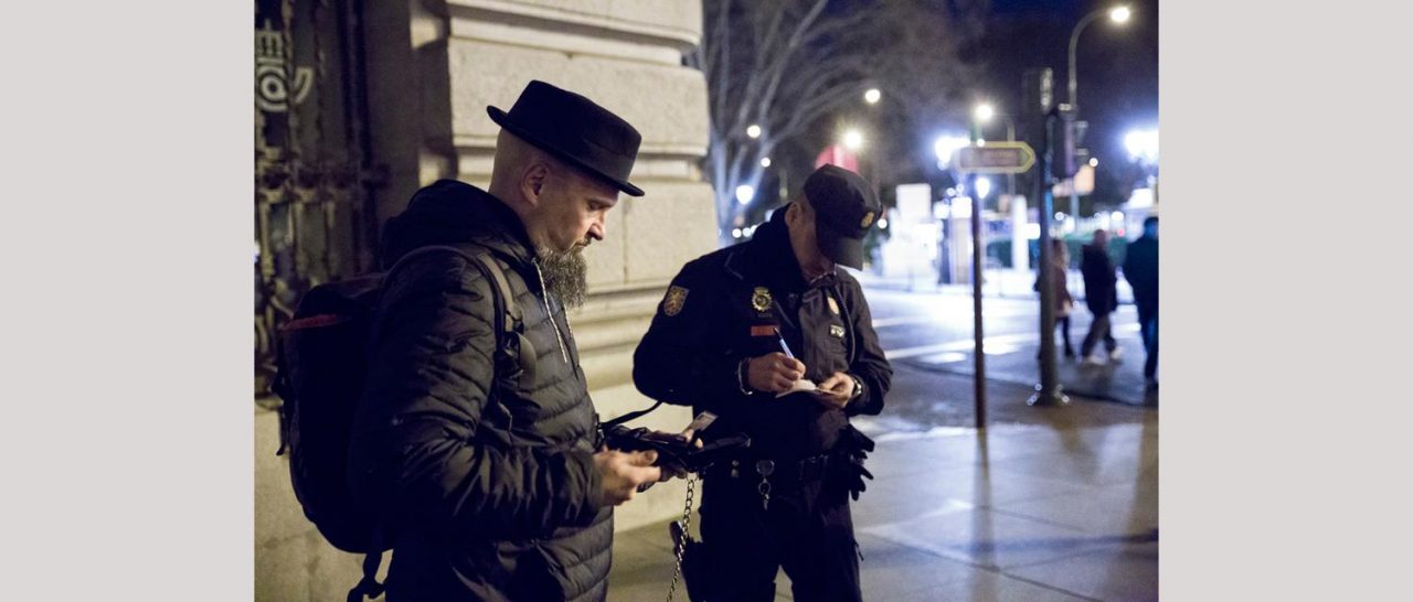 Asociaciones vecinales, hosteleros y colectivos de Tetuán condenan la suspensión del concierto de Def Con Dos
