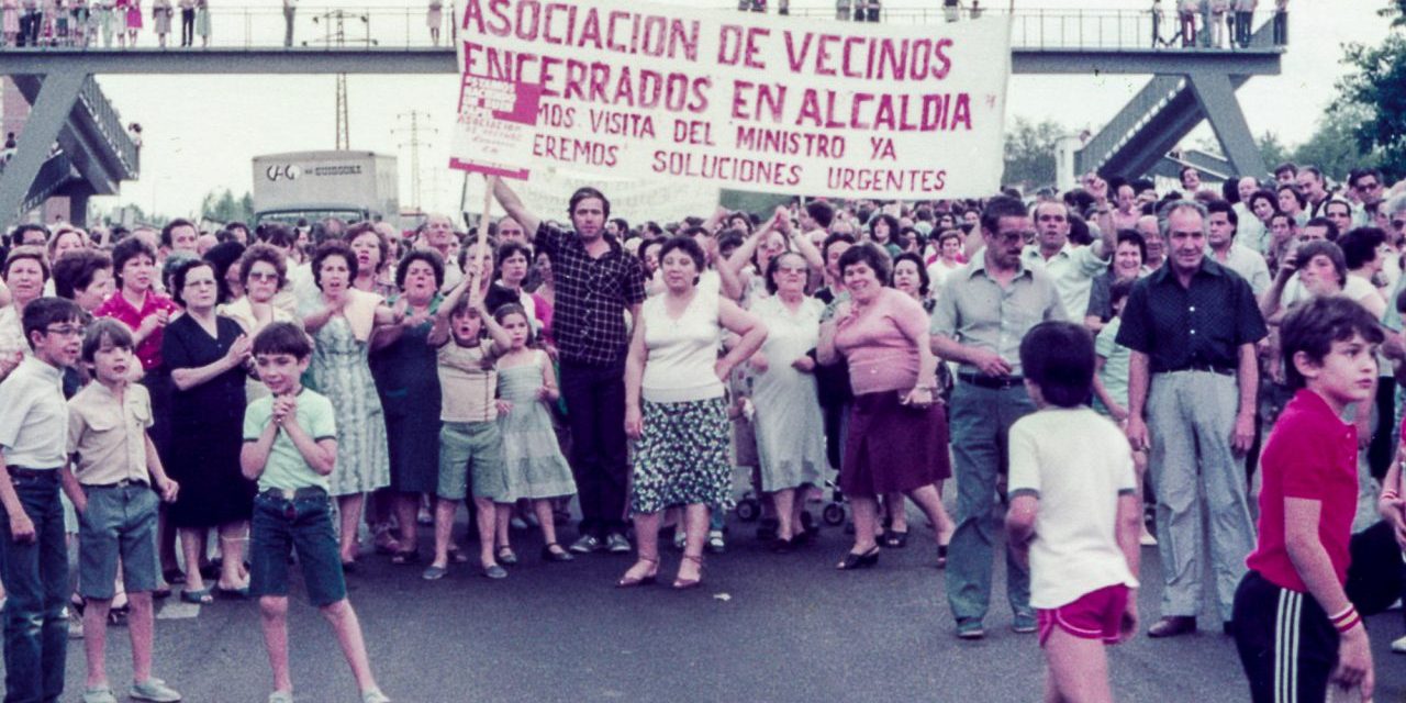 La exposición sobre los 40 años de historia de la FRAVM viaja a Galapagar