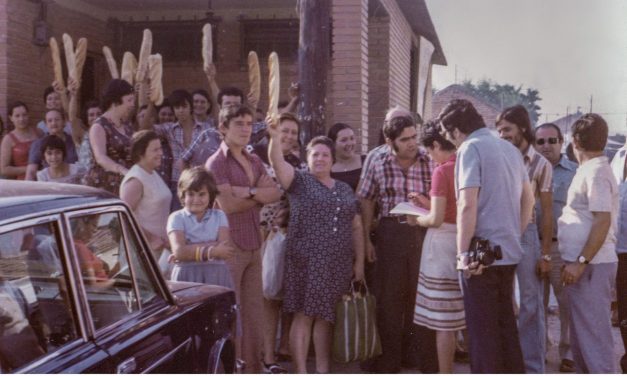 La exposición sobre los 40 años de historia de la FRAVM viaja a Galapagar