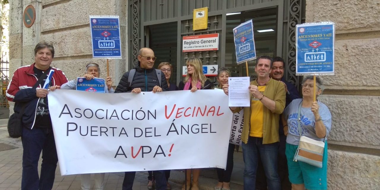 Entregan 4.667 firmas para exigir ascensores en las dos estaciones de Metro de Puerta del Ángel