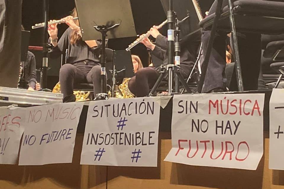 Música y chocolate contra el deterioro de la escuela-conservatorio de Leganés