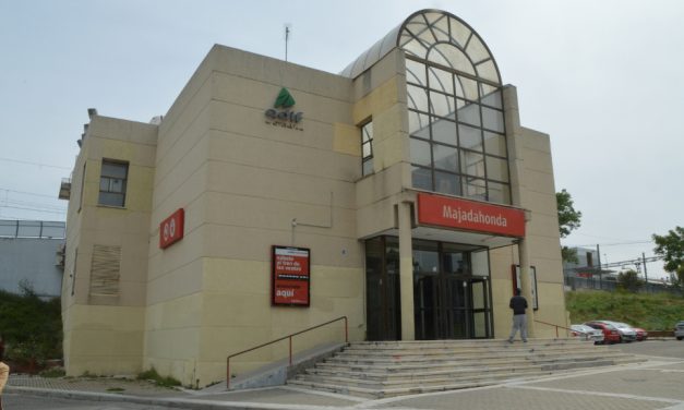 Hartas del abandono de la estación de tren de Majadahonda