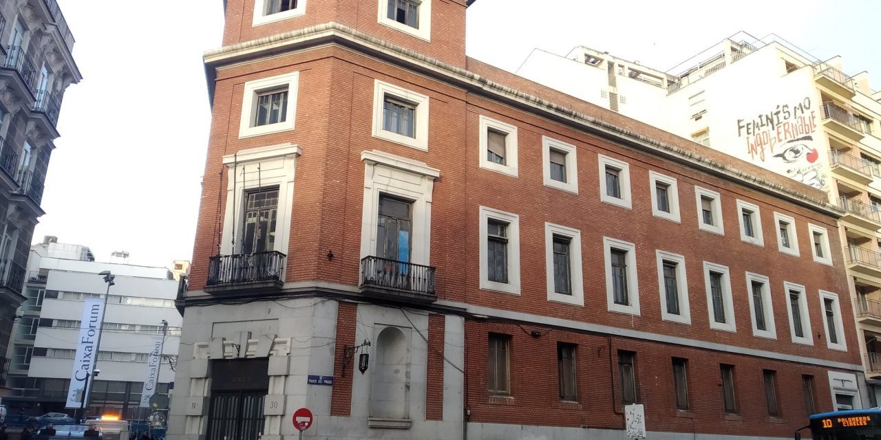 La AV de Letras critica que el Ayuntamiento haya ignorado las necesidades del barrio en su decisión sobre el uso del edificio del Paseo del Prado 30