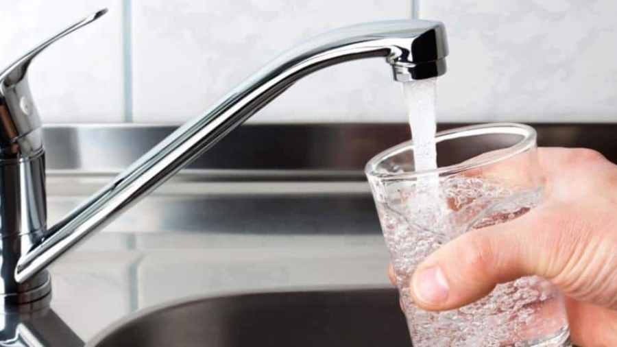 La sociedad civil responde al lobby privado de los servicios de agua: no admitimos los cortes de agua a familias durante la crisis