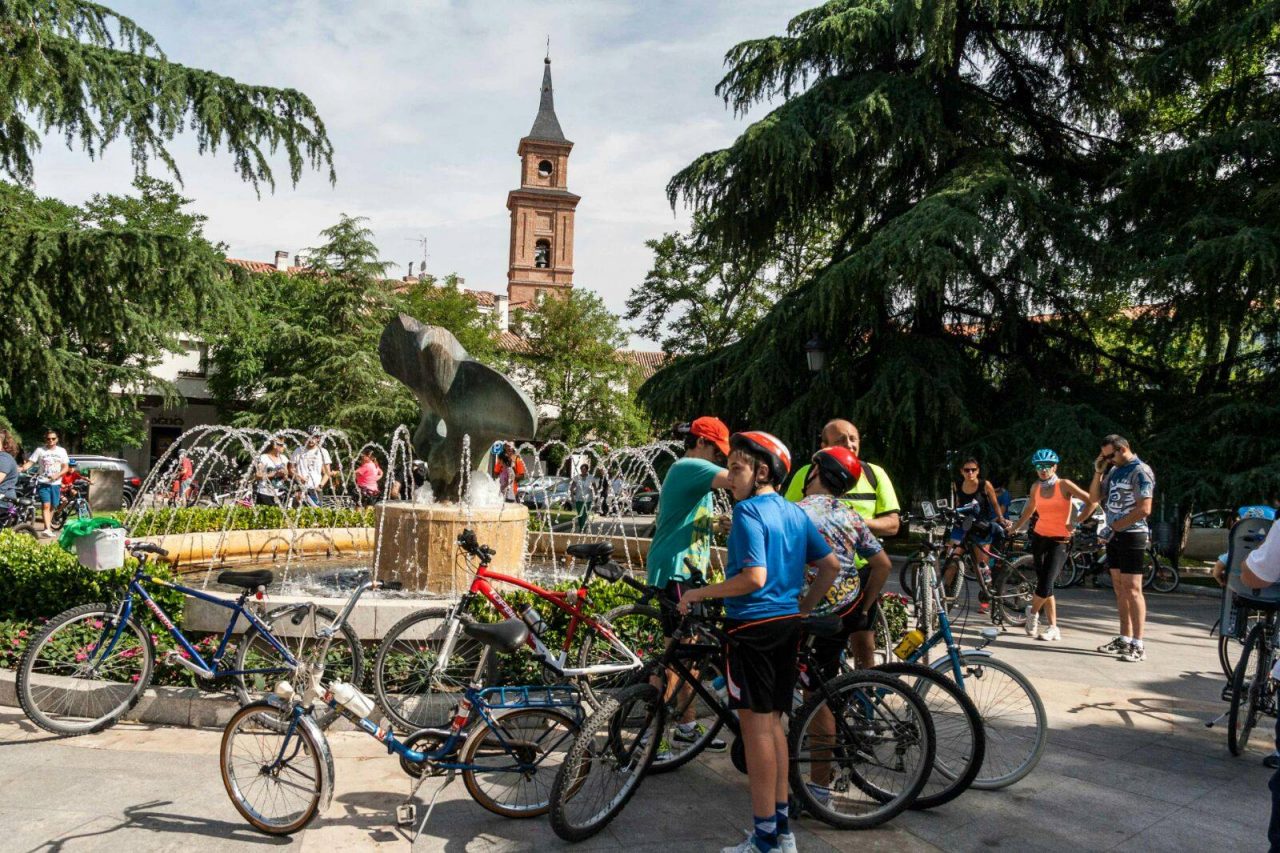 Colectivos vecinales de Barajas y San Blas piden no responder a la violencia con violencia