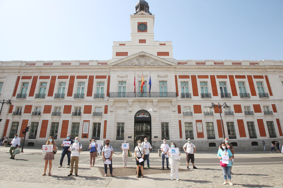 Plataformas, organizaciones sociales y sindicatos se unen para defender y mejorar la sanidad pública madrileña
