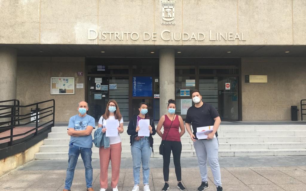El concejal de Ciudad Lineal rechaza las propuestas de las redes vecinales destinadas a mejorar la ayuda a las familias vulnerables