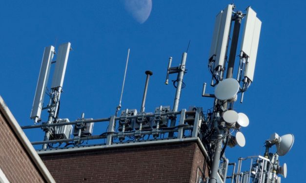 ¿Qué hace el Ministerio de Sanidad en la presentación del informe anual sobre radiofrecuencias del polémico CCARS?