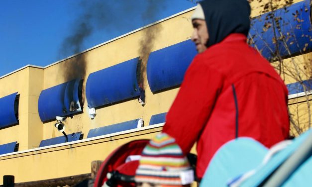 La FRAVM se une a la petición de cierre definitivo del CIE de Aluche