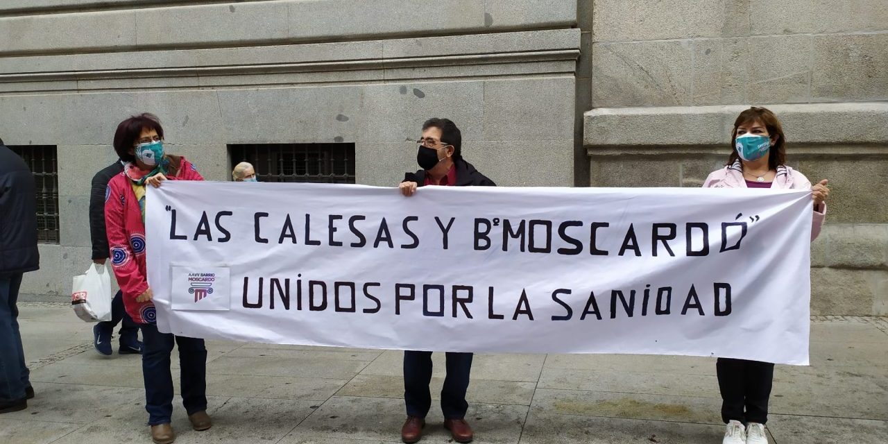 Medio kilómetro de pancartas en defensa de la sanidad pública