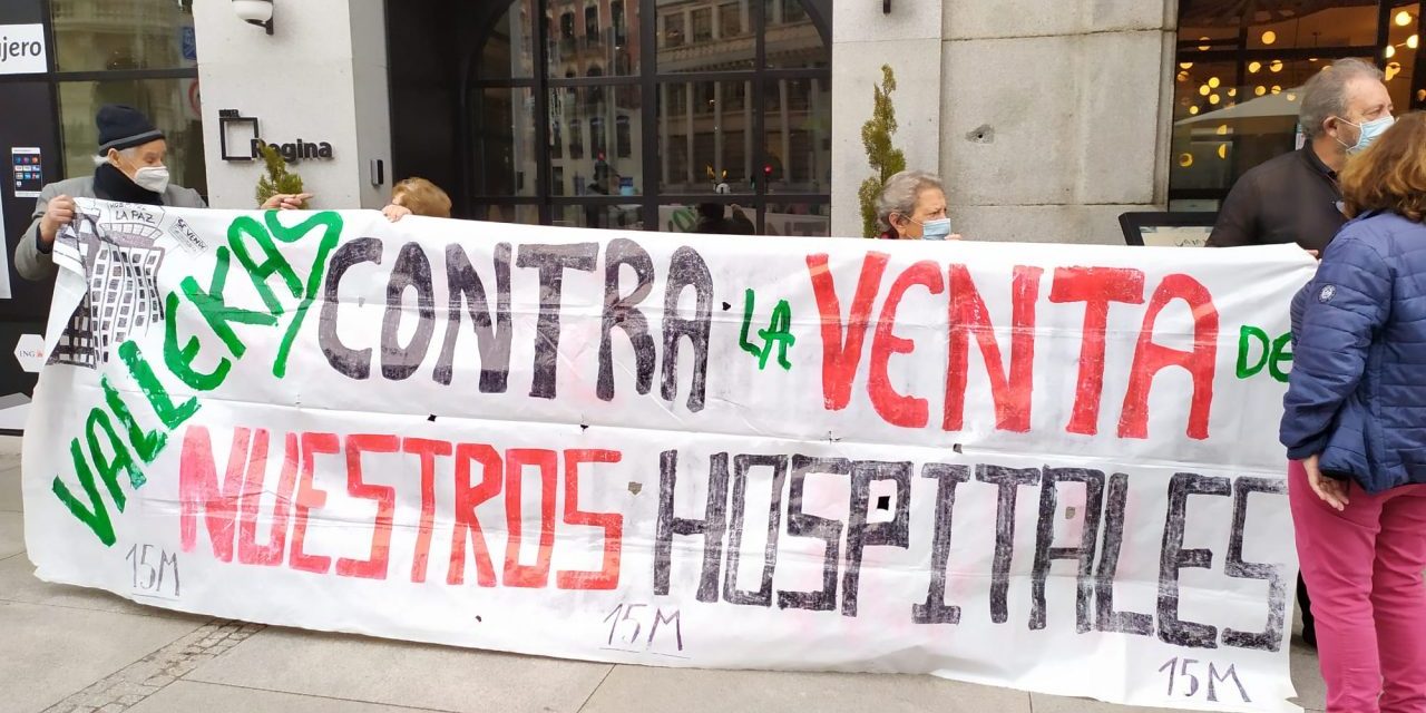 Medio kilómetro de pancartas en defensa de la sanidad pública