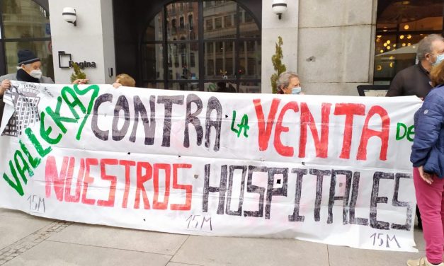 Medio kilómetro de pancartas en defensa de la sanidad pública