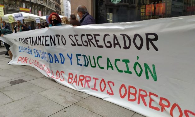 Medio kilómetro de pancartas en defensa de la sanidad pública