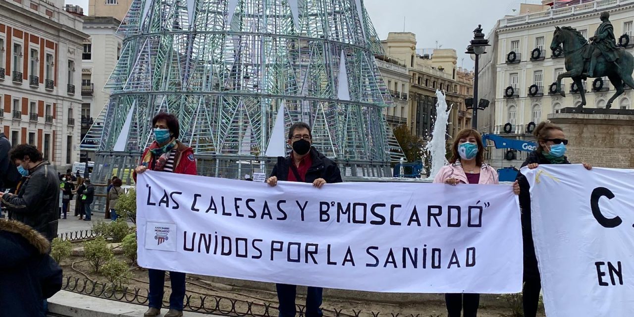 Medio kilómetro de pancartas en defensa de la sanidad pública