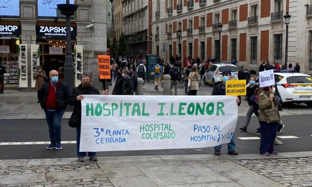 Medio kilómetro de pancartas en defensa de la sanidad pública