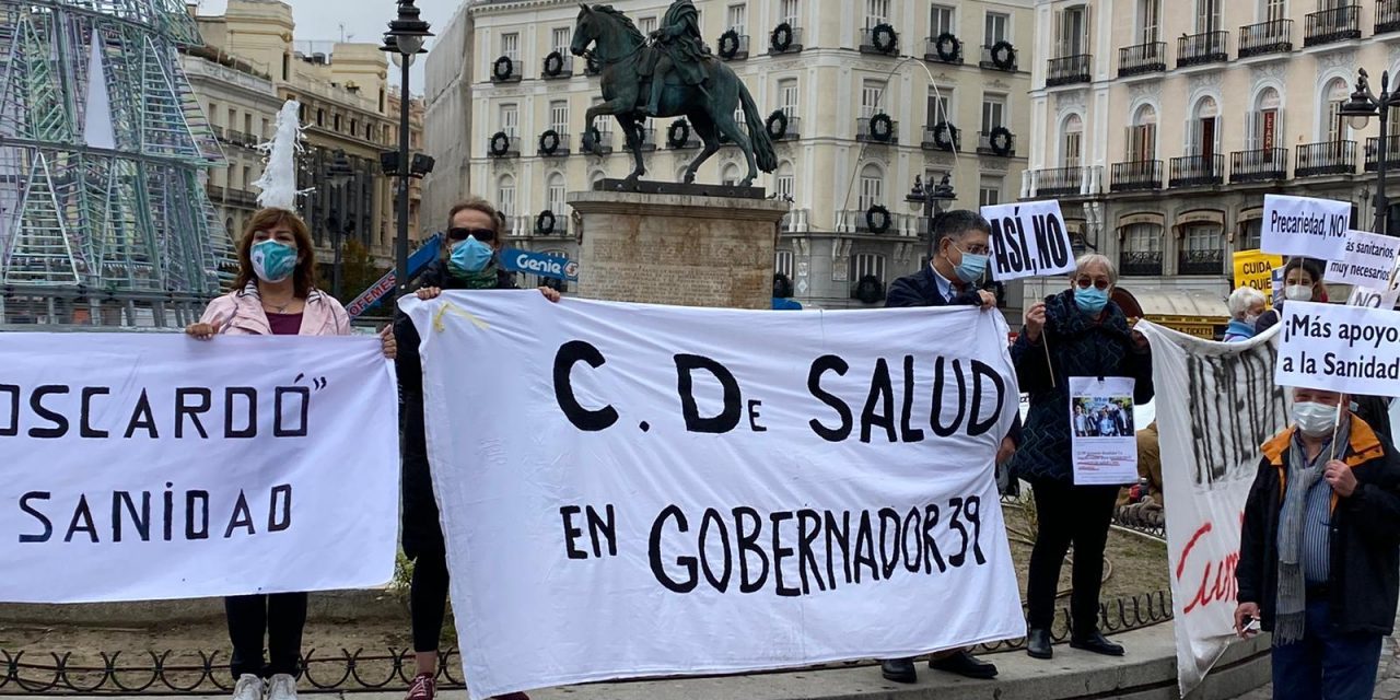 Medio kilómetro de pancartas en defensa de la sanidad pública