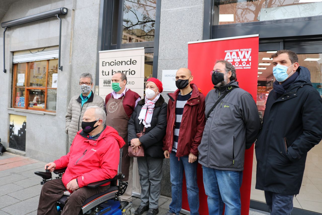 Esta Navidad, compra local y #EnciendeTuBarrio