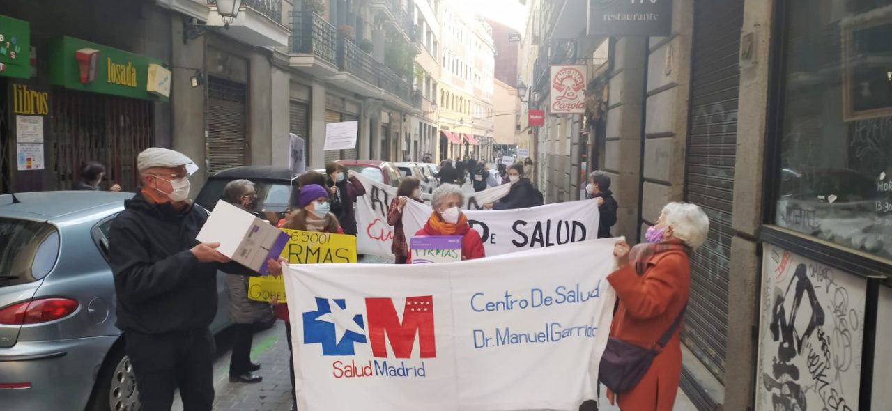 El vecindario de Letras y Embajadores vuelve a movilizarse por el Centro de Salud Alameda