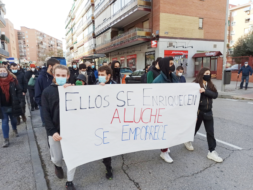 “Que no jueguen con nuestras vidas”: nueva manifestación contra los locales de apuestas en Aluche