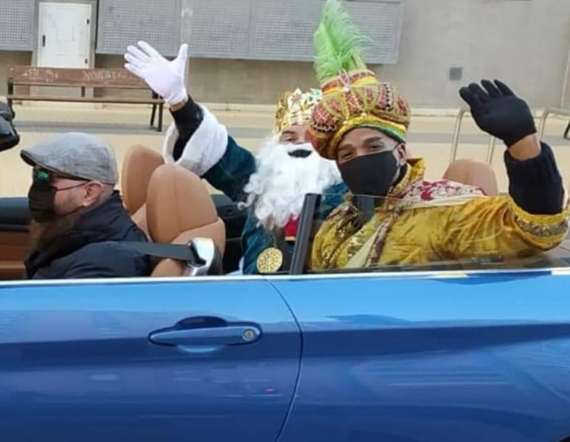 Indignación en Villaverde por la “bochornosa” visita de los Reyes Magos en descapotable