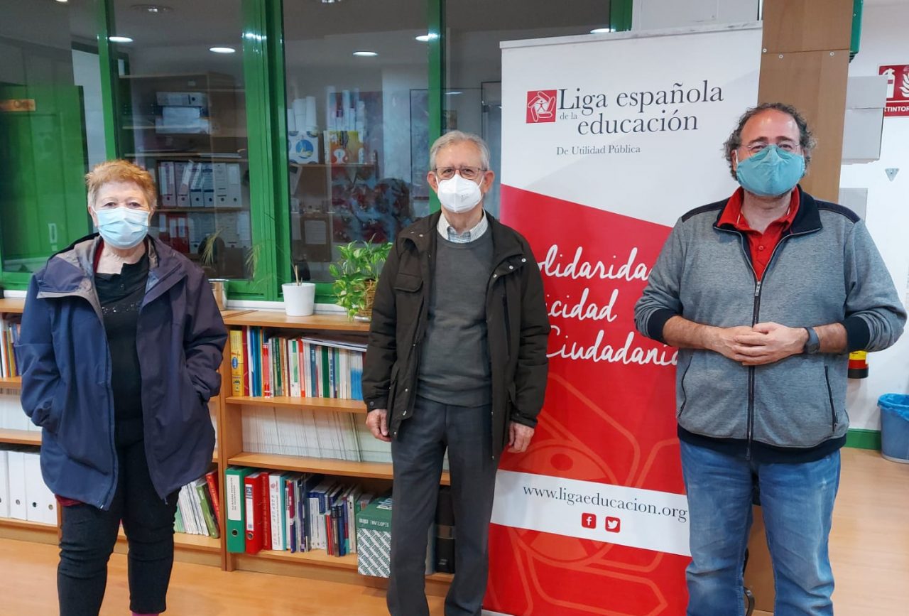 La Liga de la Educación y la FRAVM distribuyen gratuitamente 6.000 unidades de gel hidroalcohólico
