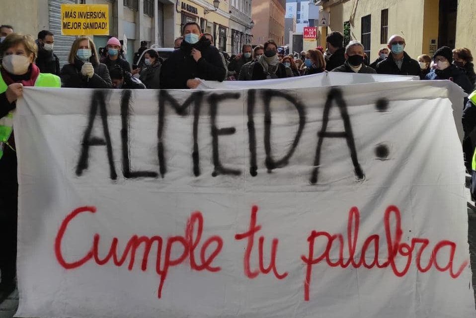 ¡Almeida cumple tu promesa! Concentración en la Junta de Centro para reclamar la apertura de un centro de salud en Gobernador 39