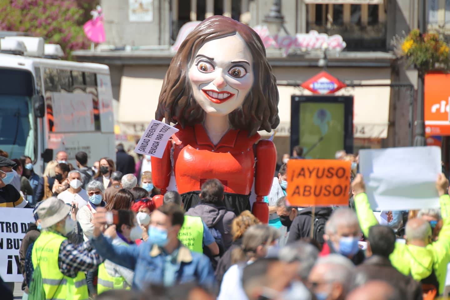 Una nueva Marea Blanca reclama políticas sanitarias coherentes frente a la pandemia en la Comunidad de Madrid