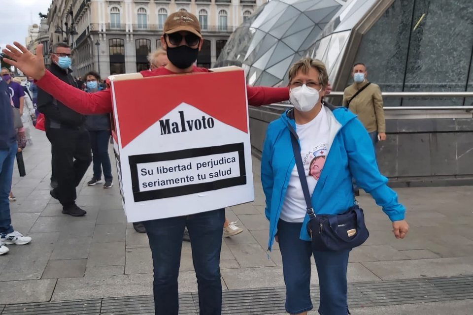 Miles de personas claman en el centro de Madrid contra el deterioro de la Atención Primaria (galería)