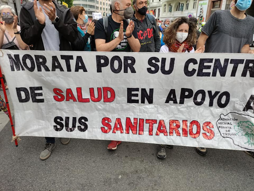 Miles de personas claman en el centro de Madrid contra el deterioro de la Atención Primaria (galería)