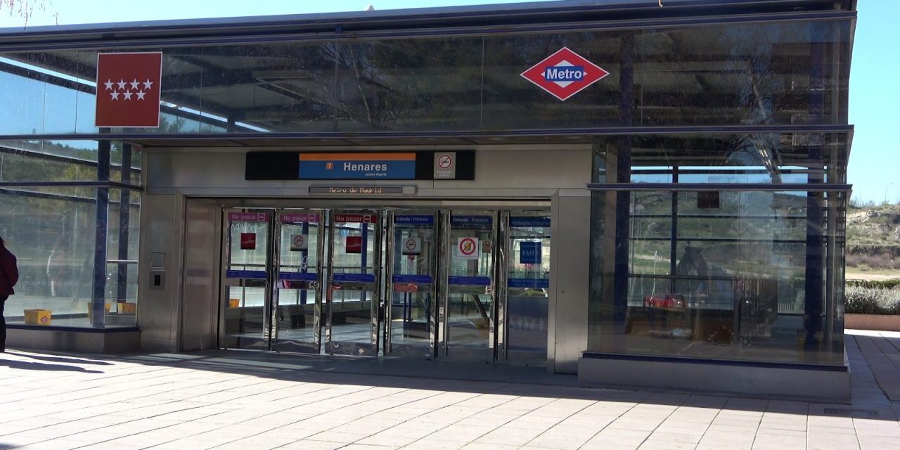 Un millón de euros por un servicio sustitutivo de autobuses de la línea 7B de Metro que ni siquiera hace parada en el centro de San Fernando