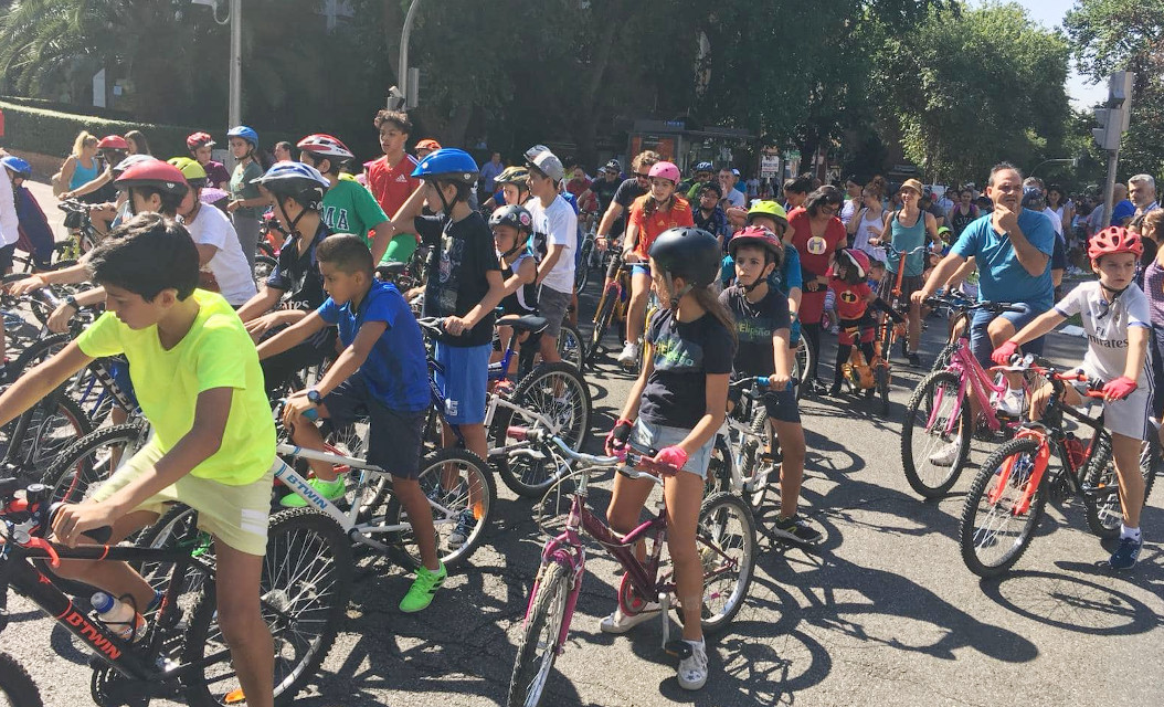 La Junta de Ciudad Lineal “ningunea” a las asociaciones vecinales en la organización de las fiestas del distrito