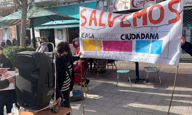 Una sentencia judicial anula la sanción impuesta por el Ayuntamiento a colectivos vecinales por recoger firmas contra el cierre de la Casa de Cultura de Chamberí