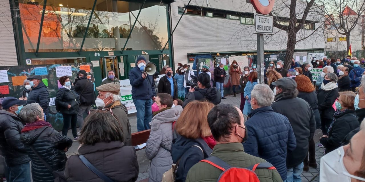 Galería de imágenes de una semana de concentraciones por la reapertura de las Urgencias de Atención Primaria