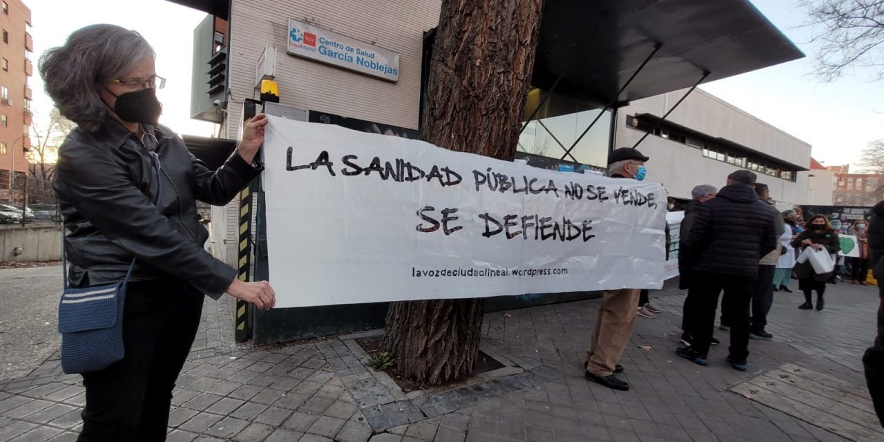 Galería de imágenes de una semana de concentraciones por la reapertura de las Urgencias de Atención Primaria