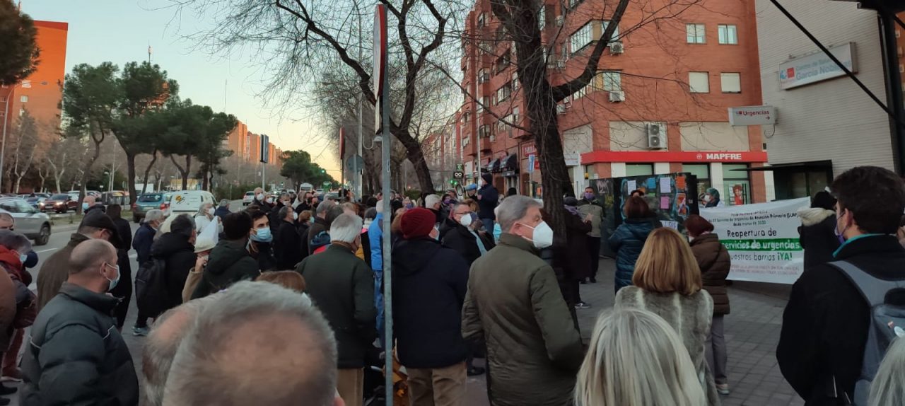 Galería de imágenes de una semana de concentraciones por la reapertura de las Urgencias de Atención Primaria