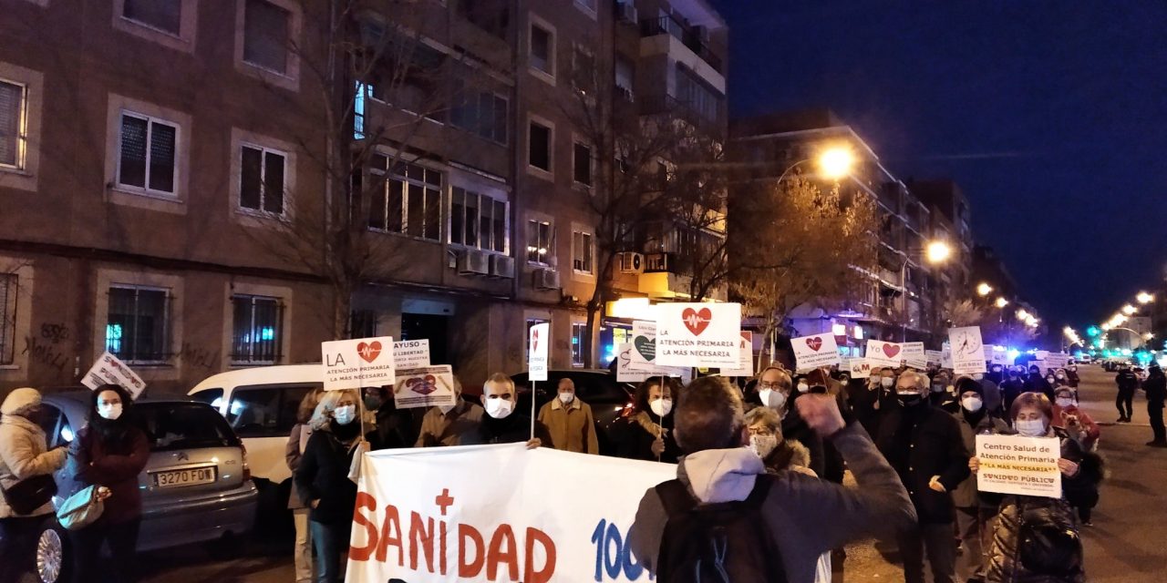 Galería de imágenes de una semana de concentraciones por la reapertura de las Urgencias de Atención Primaria