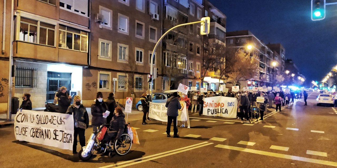 Galería de imágenes de una semana de concentraciones por la reapertura de las Urgencias de Atención Primaria