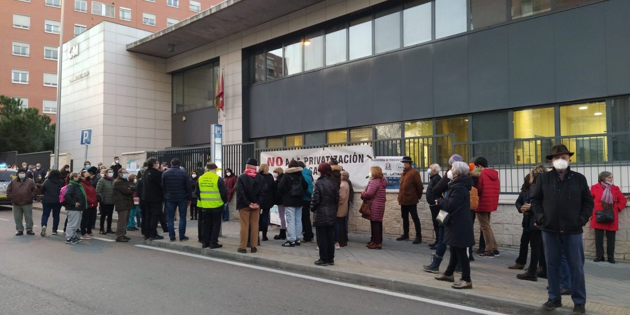 Galería de imágenes de una semana de concentraciones por la reapertura de las Urgencias de Atención Primaria