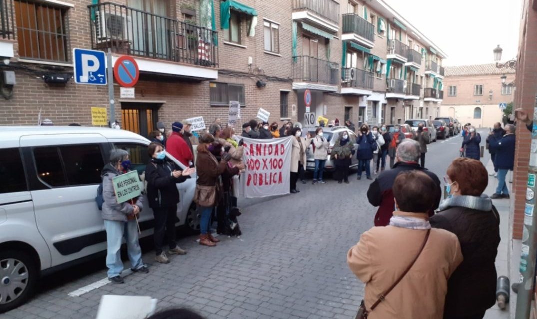 Galería de imágenes de una semana de concentraciones por la reapertura de las Urgencias de Atención Primaria