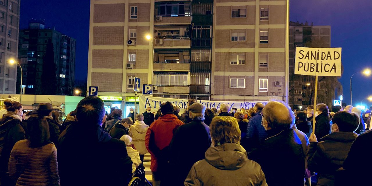 Galería de imágenes de una semana de concentraciones por la reapertura de las Urgencias de Atención Primaria