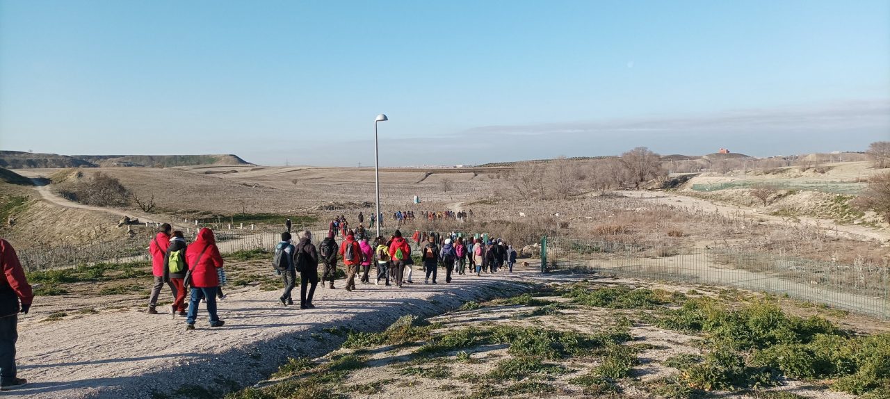 Varios cientos de personas dan vida a las marchas por la recuperación del Manzanares Sur
