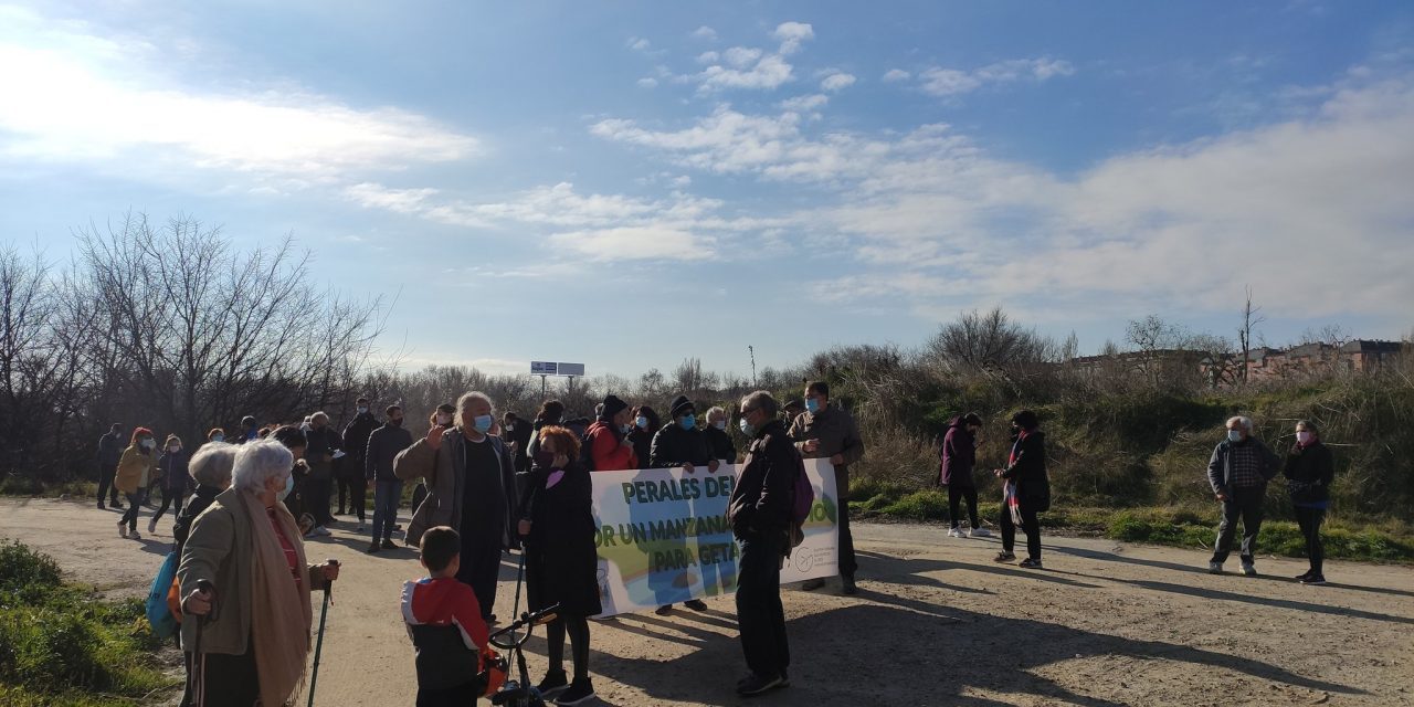 Varios cientos de personas dan vida a las marchas por la recuperación del Manzanares Sur