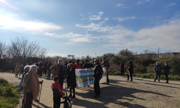 Varios cientos de personas dan vida a las marchas por la recuperación del Manzanares Sur