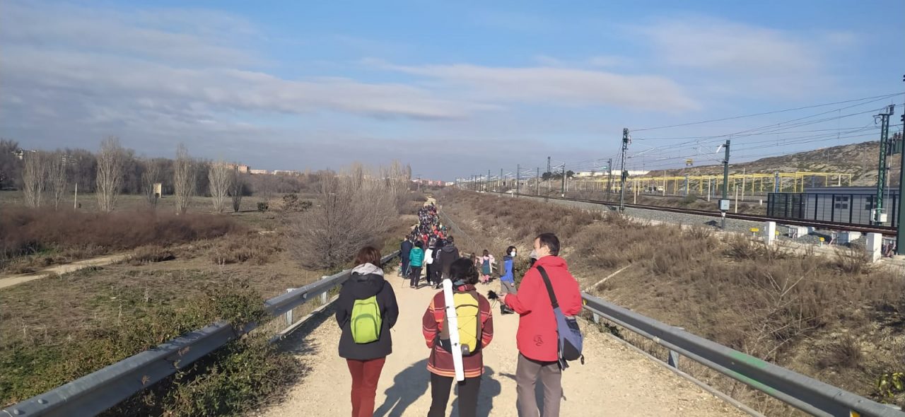 Varios cientos de personas dan vida a las marchas por la recuperación del Manzanares Sur