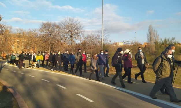 Varios cientos de personas dan vida a las marchas por la recuperación del Manzanares Sur