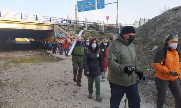 Varios cientos de personas dan vida a las marchas por la recuperación del Manzanares Sur
